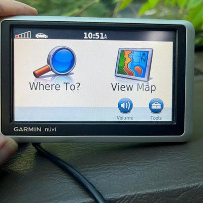 Garmin Nuvi 1300 GPS & Phone Mount (MB-MG)
