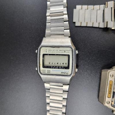VINTAGE DIGITAL WATCH BUNDLE - UNTESTED