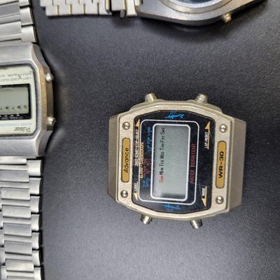VINTAGE DIGITAL WATCH BUNDLE - UNTESTED