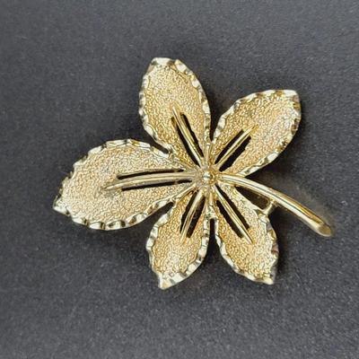 SARAH COVENTRY GOLD TONED IVY BROOCH
