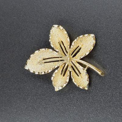 SARAH COVENTRY GOLD TONED IVY BROOCH