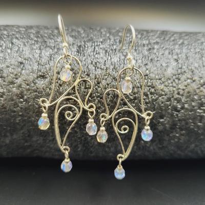 WHIMSICAL RAIN DROP STYLE EARRINGS