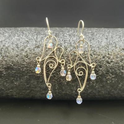 WHIMSICAL RAIN DROP STYLE EARRINGS