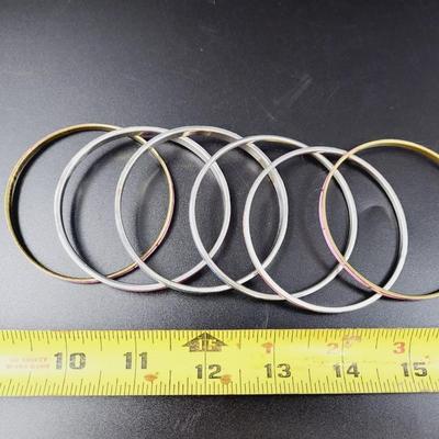 VINTAGE MOTHER OF PEARL BANGLE BRACELET SET