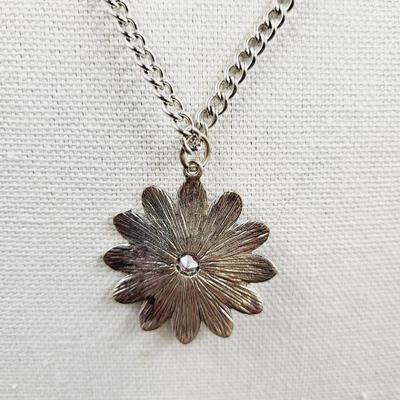 BEAUTIFUL FLOWERED NECKLACE WITH FAUX PINK STONE