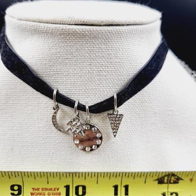 FUN WITCHY CLAIRES CHOCKER