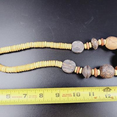 VINTAGE WOODEN STATEMENT PIECE NECKLACE