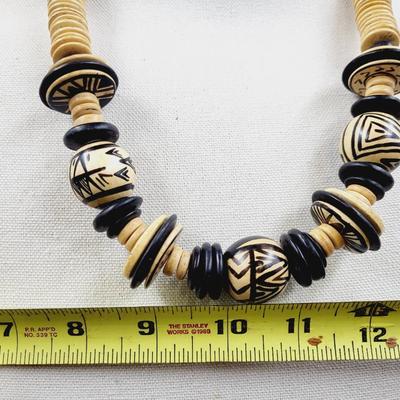 BEAUTIFUL VINTAGE WOOD STATEMENT PIECE NECKLACE