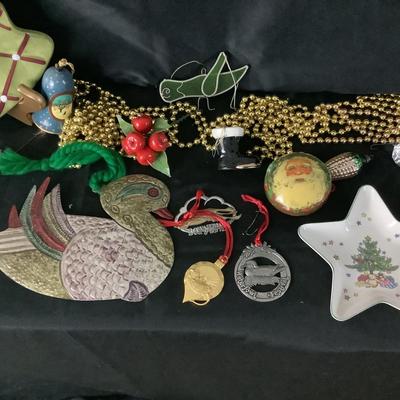 Lot. 6414. Assortment of Spode and Lennox Christmas essentials