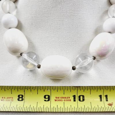 VINTAGE CHUNKY IRIDESCENT FASHION NECKLACE