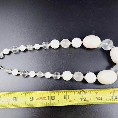 VINTAGE CHUNKY IRIDESCENT FASHION NECKLACE