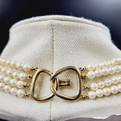 FANTASTIC FAUX PEARL STATEMENT NECKLACE