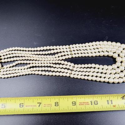 FANTASTIC FAUX PEARL STATEMENT NECKLACE