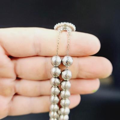 BEAUTIFUL CHAIN UNDERLAY SILVER METAL BEADED NECKLACE