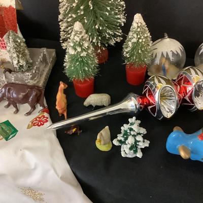 Lot. 6415. Vintage Christmas Assortment
