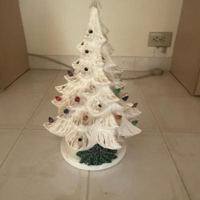 White Ceramic Christmas Tree ((BR1-DW)
