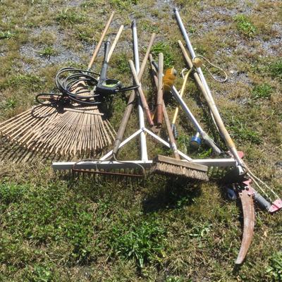 Lot. 6426. Assortment of Gardening tools