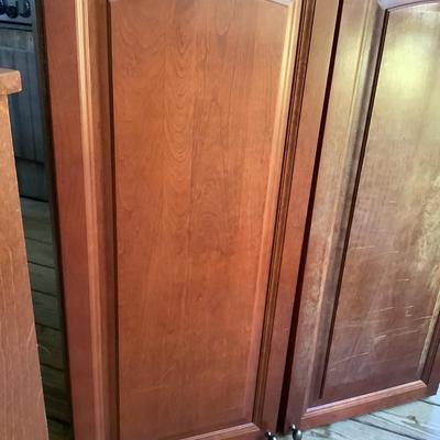 Top cabinets 2 or can be separated