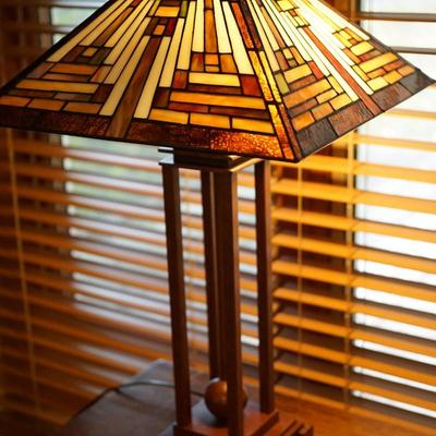 ARTS AND CRAFTS PRAIRIE STYLE TABLE LAMP W/REPRO / QUALITY BRUSHED COPPER BASE