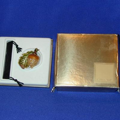 Estee Lauder By Jay Strongwater Pleasures Sparkling Acorn Solid Perfume Compact Lot 2