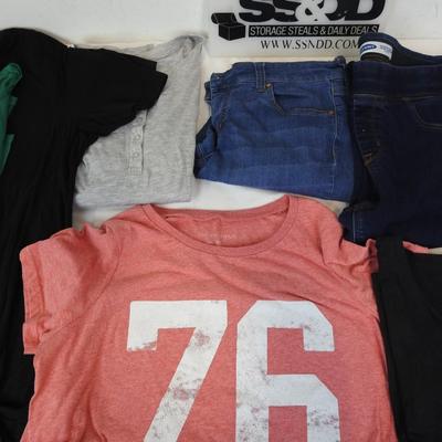 8 pc Women's Clothing size XL & XXL: 2 jeans, 4 SS Shirts, 2 LS shirts