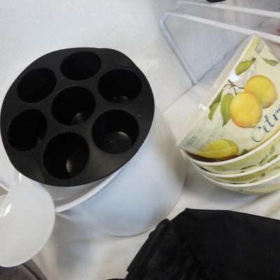 20+ Lot of Home Goods: Kitchen, Bath, Egg Cooker, Reusable Straws, Lemon Bowls