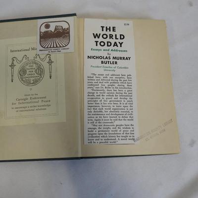 5 Antique Vintage Hardcover Books: Robinson Crusoe, Jonathan Swift, World Today
