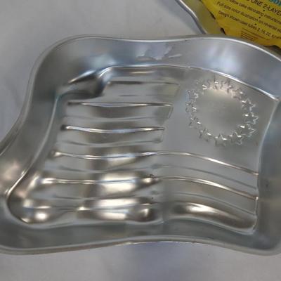 3 Wilton Metal Cake Pans: Holly Hobbie 1975, Bird & Banner 1987 & Flag - Vintage