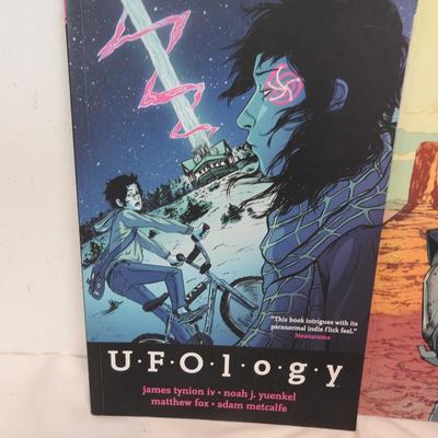 3 Graphic Novel Books: UFOlogy, Mech Cadet Yu, & The Big Meeting