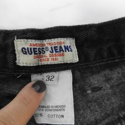 5 Shorts (2, 6, 6, 8, 32) & 1 Pair Pants (Med) all White/Gray/Black "Guess"