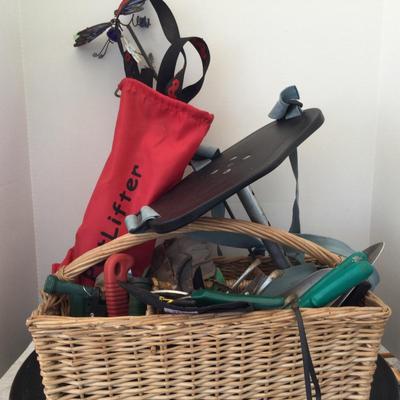 Lot. 6428. Assortment of gardening tools with garden seat