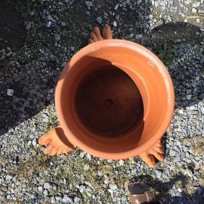 Lot.6432. Planter Pot with 3 feet
