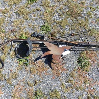 Lot.6439. Garden Shepherds Hooks