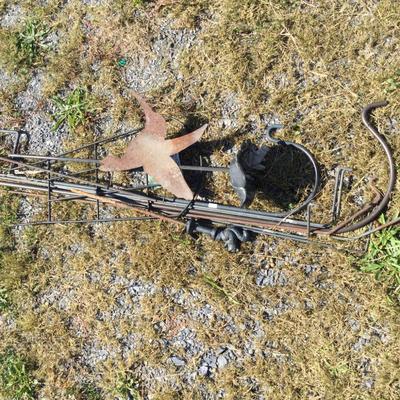 Lot.6439. Garden Shepherds Hooks