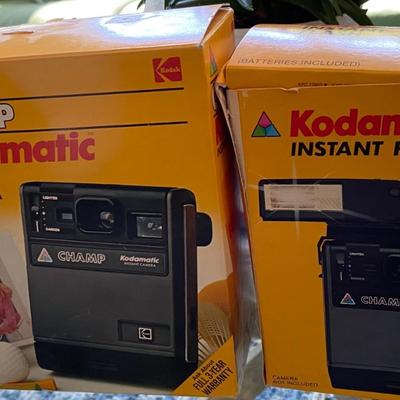 RARE Vintage CHAMP Kodak Kodamatic INSTANT CAMERA and INSTANT FLAST in Orig Box