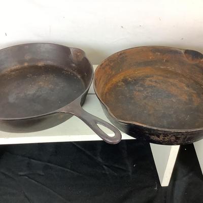 Lot.6442. Cast Iron Cooking set