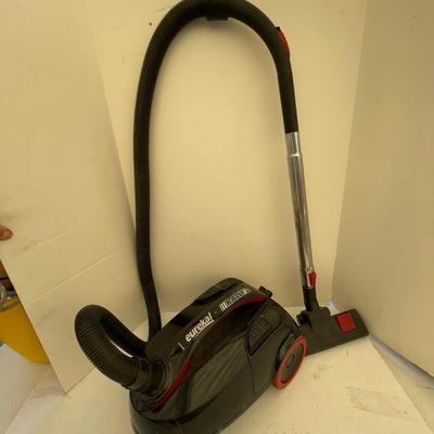 6452 Small Eureka â€œRally 3 Vacuum