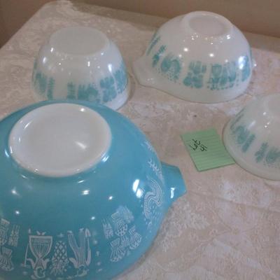 1950's Pyrex Nesting Bowls-- Butter print