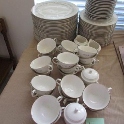 Flintridge Dinnerware