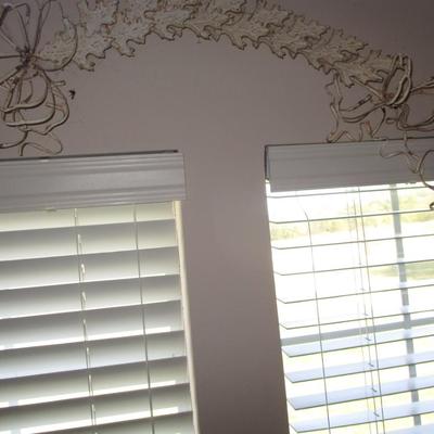 Metal White Leaf Wall Decor