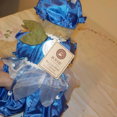 Limited Bear of the Month Gloria Bearybloom'.