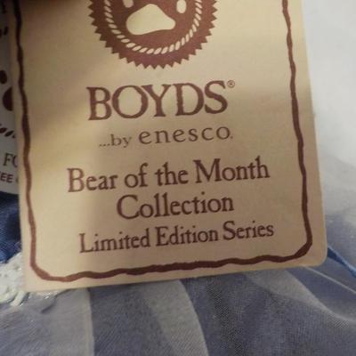 Limited Bear of the Month Gloria Bearybloom'.