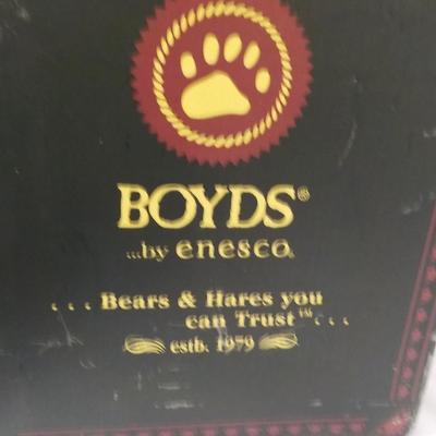 Boyd's Figurine Art work.