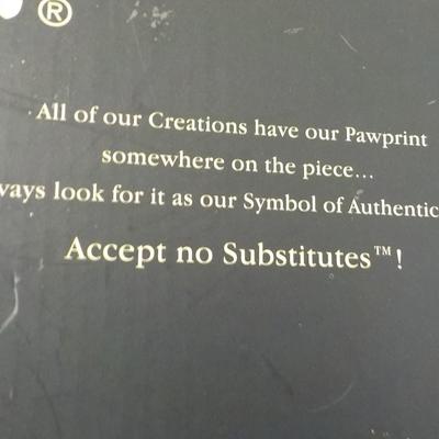 Boyd's Figurine Art work.