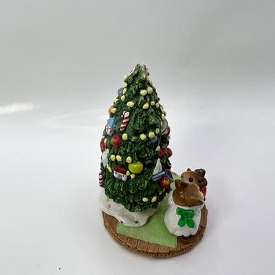 We forest Folk under the Chris mouse tree M-123