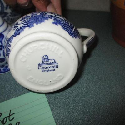 Churchill England Pottery/Salt & Pepper Shakers