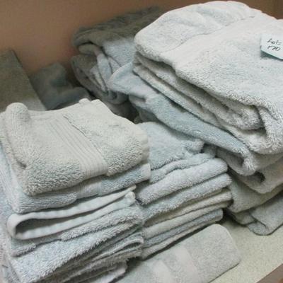 Green/Teal Bath Towels