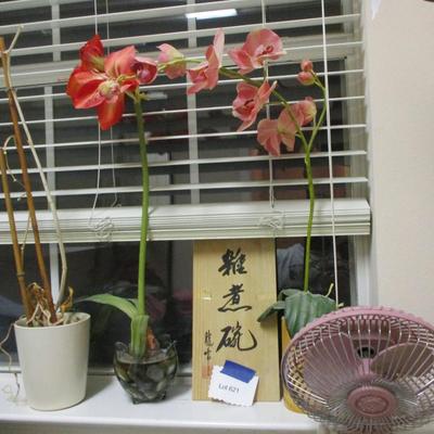 Artificial Flowers/Desk Fan