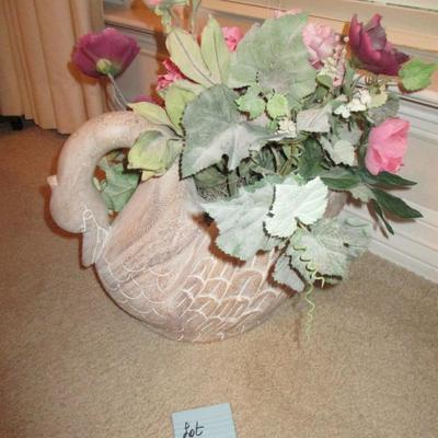 Swan Vase w/Artificial Flowers