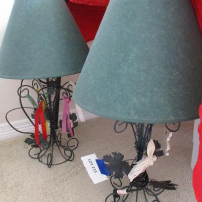 2 Green Lamps